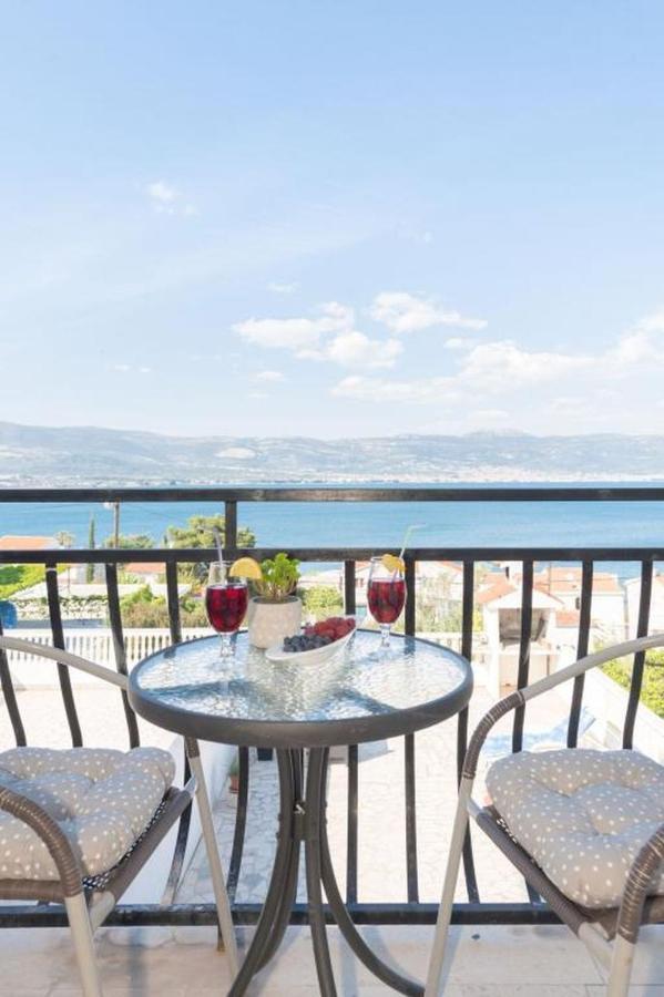 Ferienwohnung In Arbanija Mit Meerblick, Balkon, Klimaanlage, W-Lan 5137-1 Trogir Exterior foto